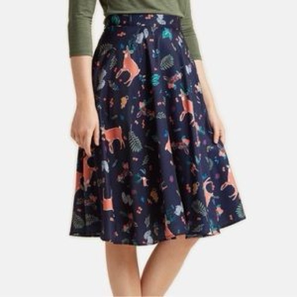 MODCLOTH Sz S Flare Navy Midi Skirt Squirrel Deer Forest Animals Print w/Pockets - Picture 3 of 12